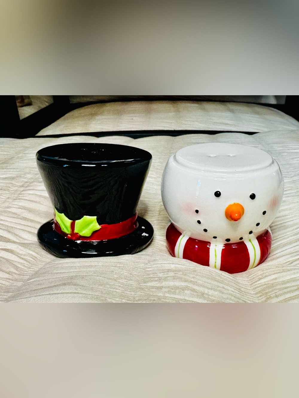 Festive Ceramic Snowman and Top Hat Holiday Décor Set - Black & White